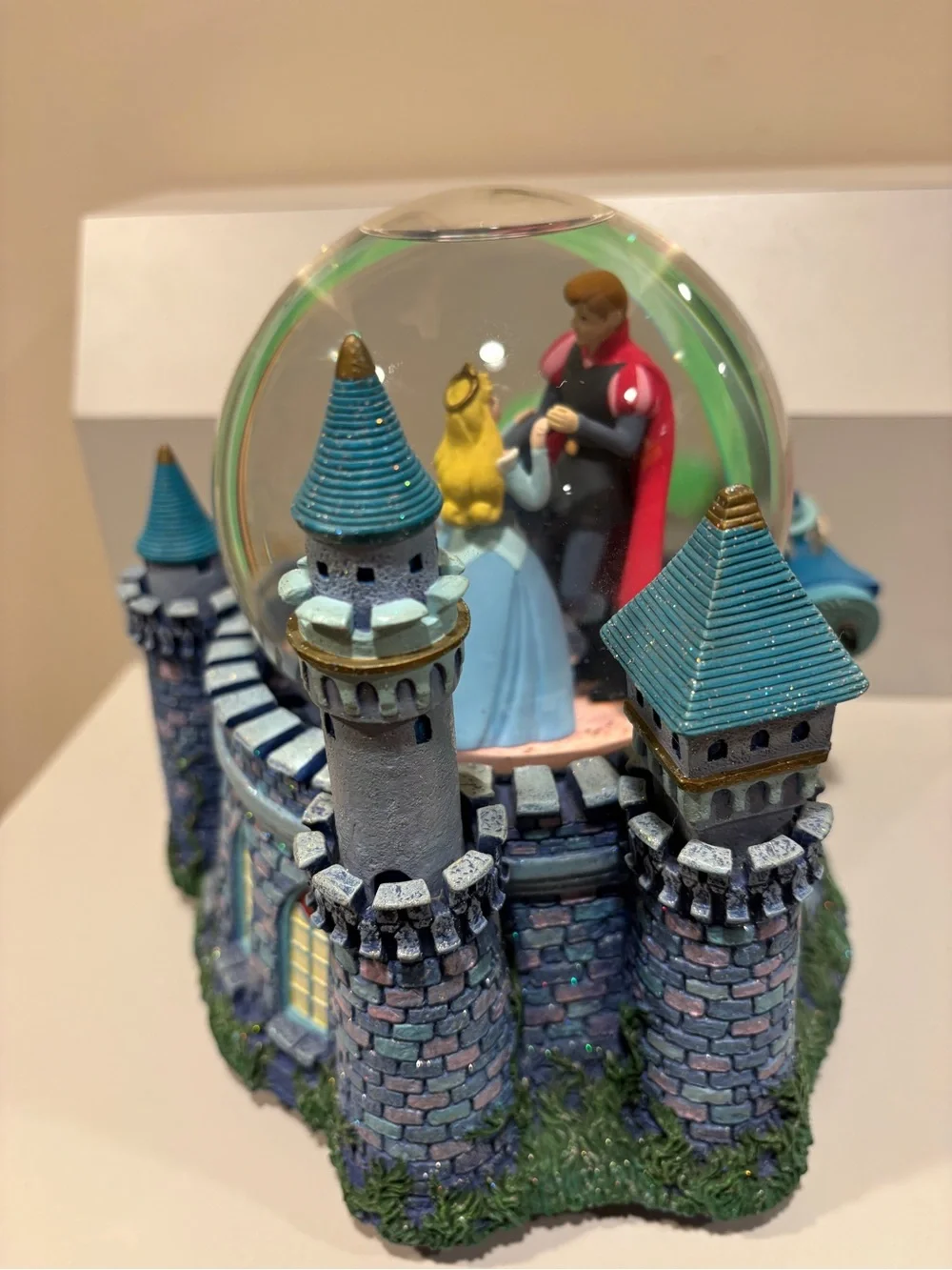 Disney Sleeping Beauty Aurora and Fairies Castle Snow Globe Musical RARE & HTF
